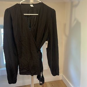 nwt- Old Navy Black True Wrap Top, Size Medium
